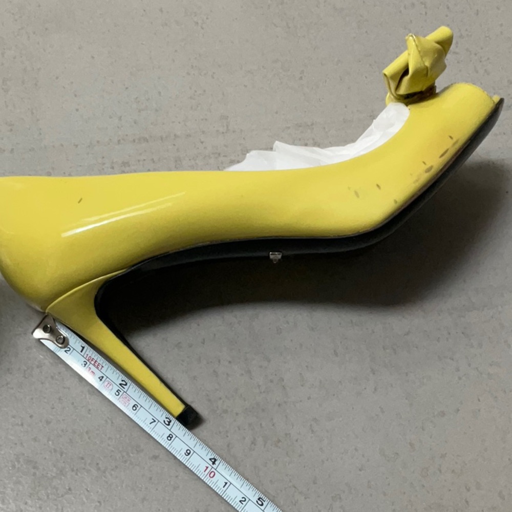 Gucci Clodine Yellow Patent Leather Bow Peep-Toe Pump Size 37.5 Party Statement - Picture 12 of 15